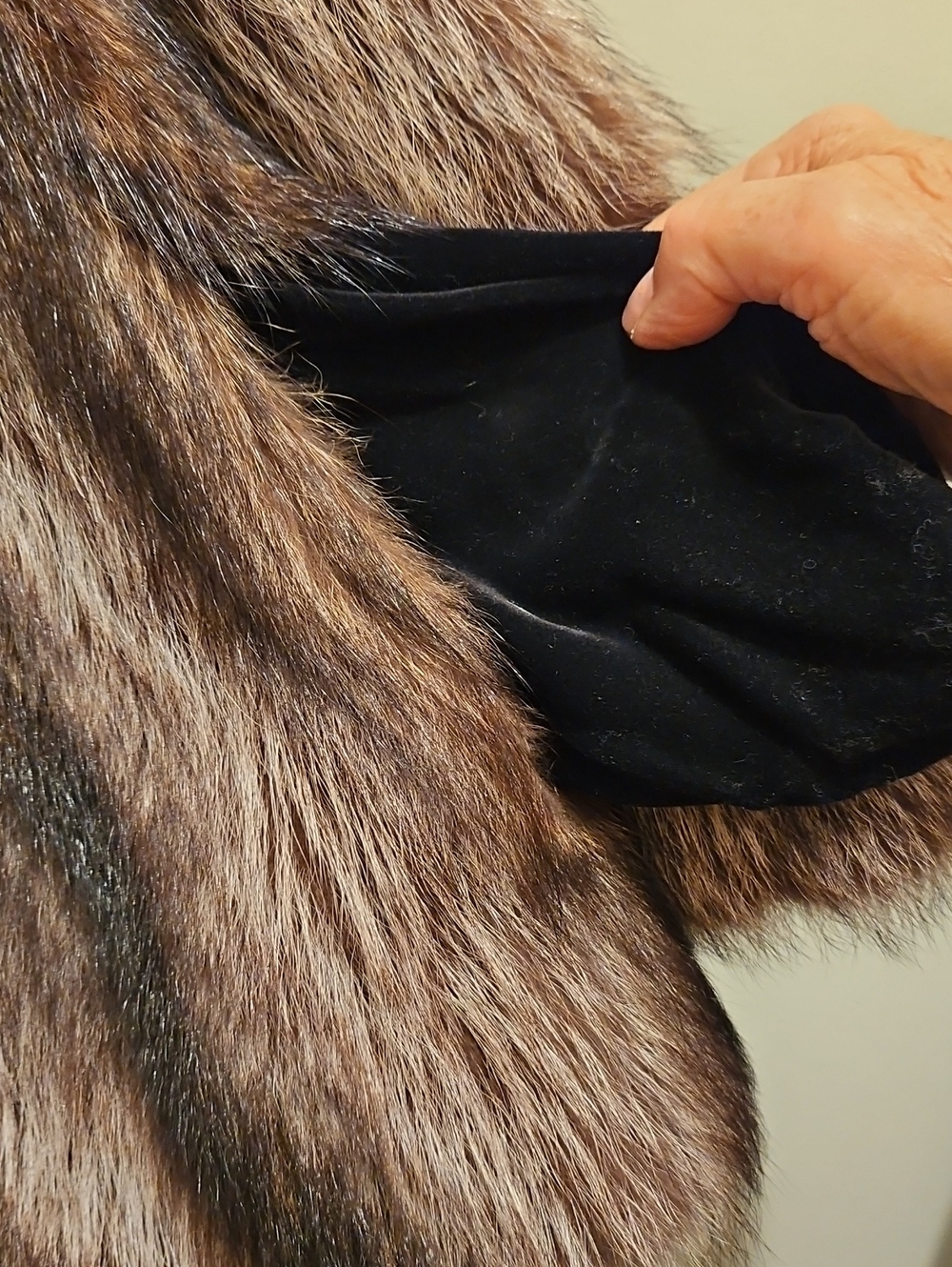 Vintage 1970s Genuine Raccoon Brown & Grey Fur Jacket - Picture 7 of 16